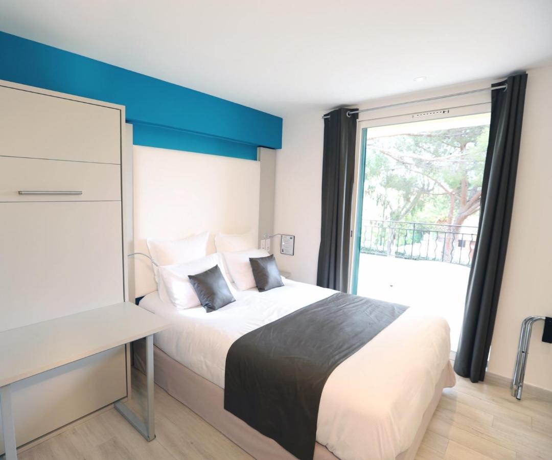 Hotel De La Plage - Hdlp Bormes-les-Mimosas Exteriör bild