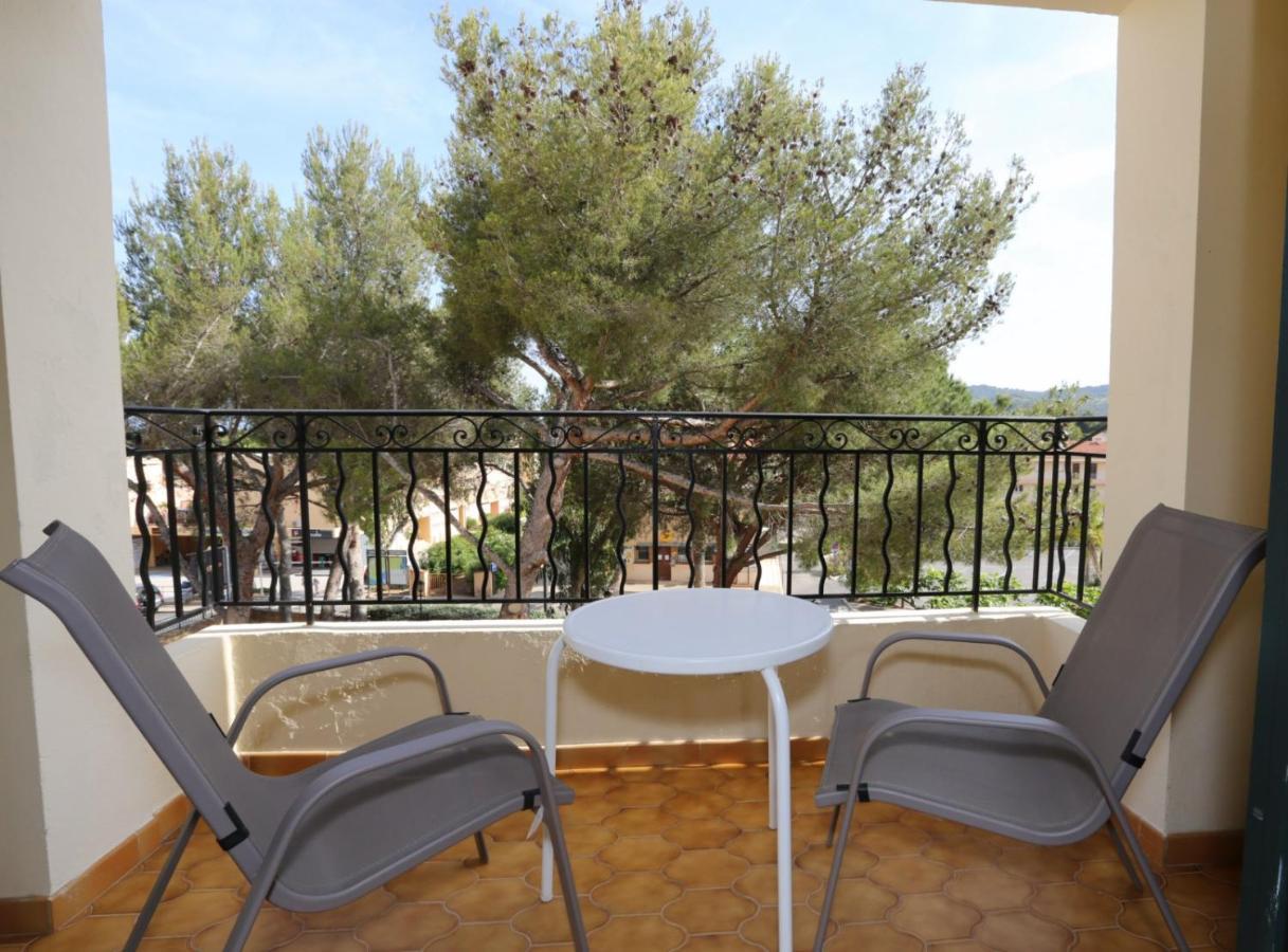 Hotel De La Plage - Hdlp Bormes-les-Mimosas Exteriör bild